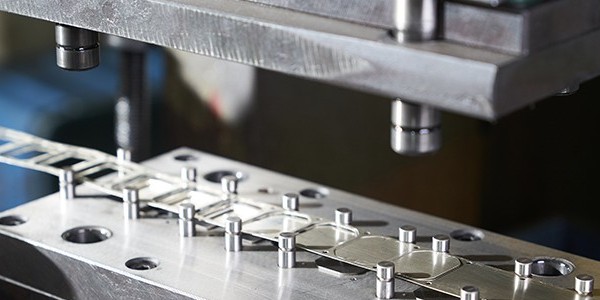 智能屏蔽罩，屏蔽罩廠家生產(chǎn)屏蔽罩有哪些要求+力達(dá)精工20年制作經(jīng)驗(yàn)